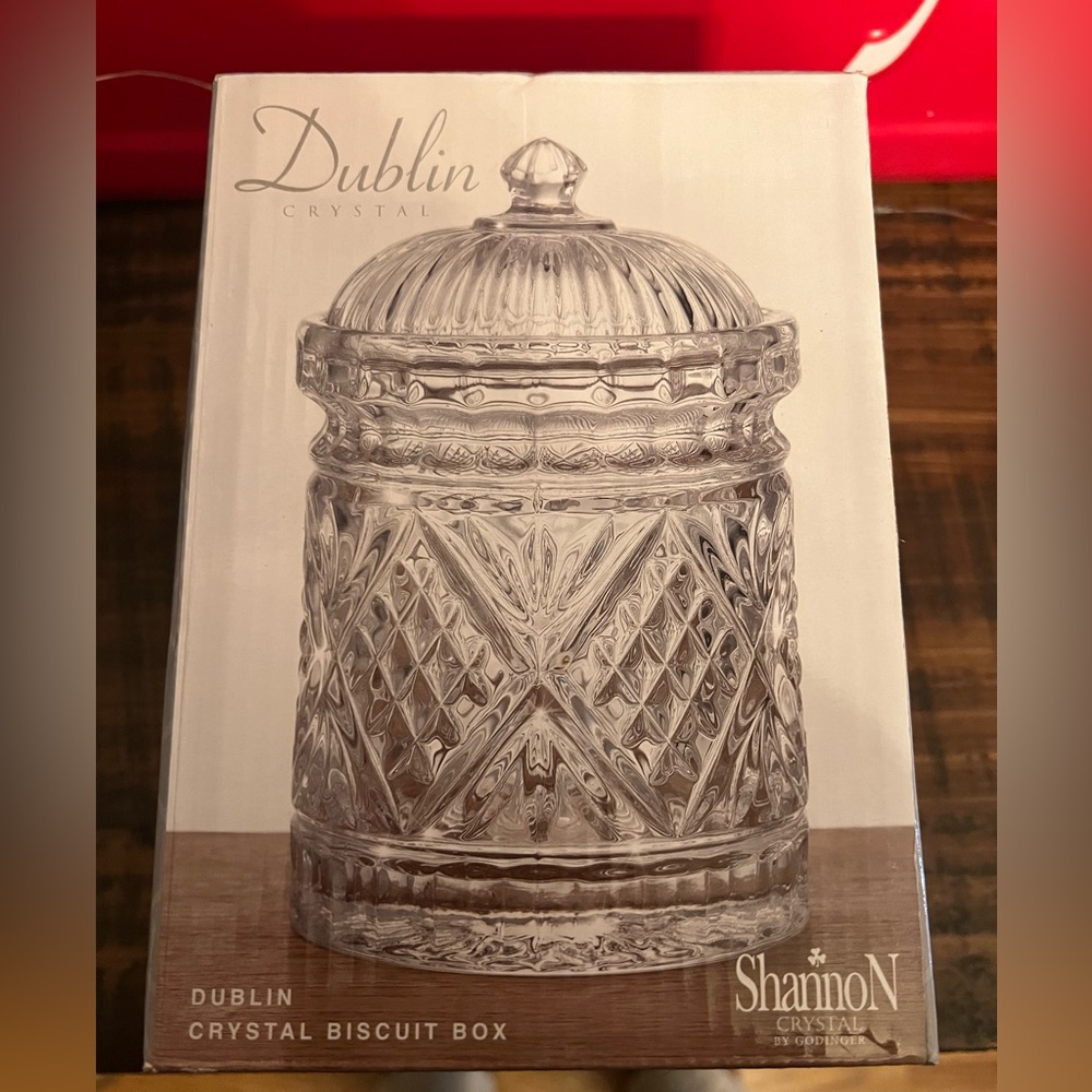 Crystal biscuit box